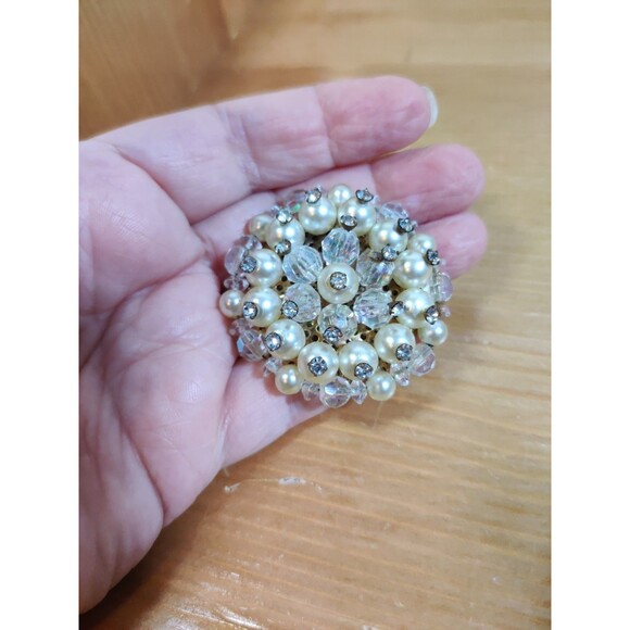 Vtg Weiss Signed Faux Pearl Aurora Borealis Crystal Cluster 1.5" Pin Brooch - Picture 3 of 4